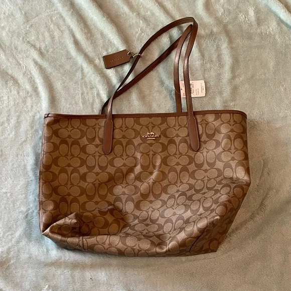 Poshmark coach tote hotsell